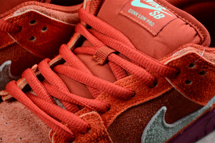 Nike SB Dunk Low
