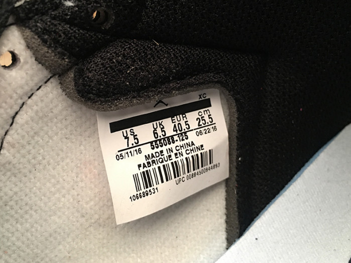 AIR JORDAN 1 High OG “Black Toe” white/ black-varsity red 555088-125