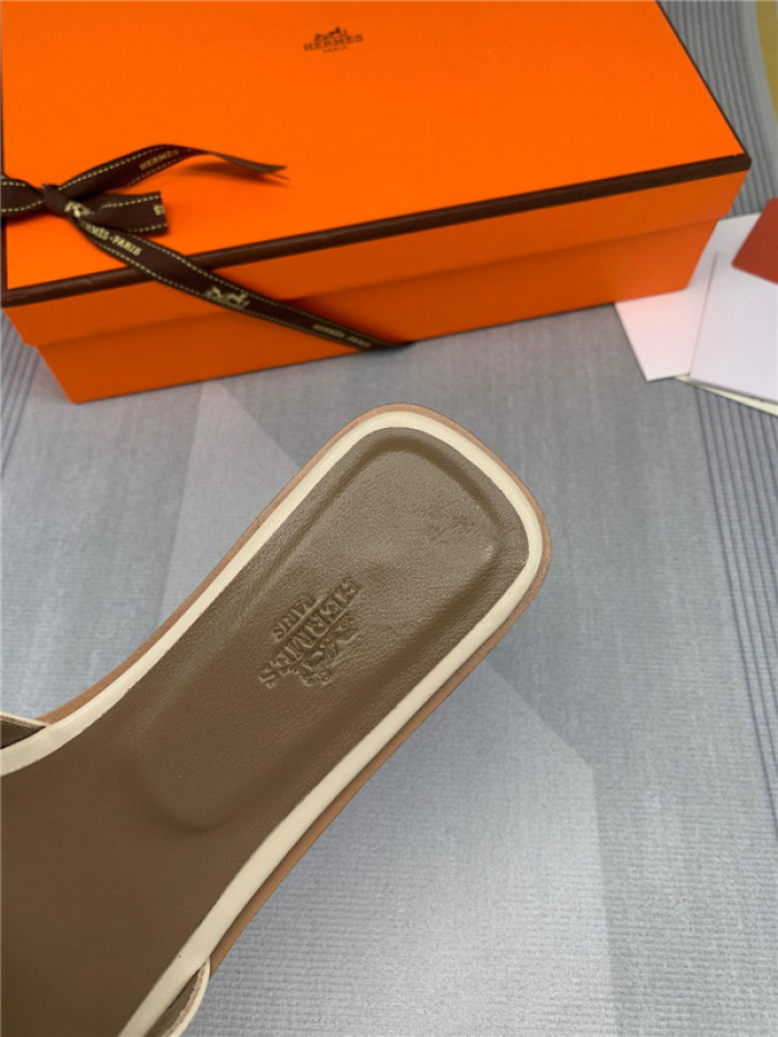 Herme* Sandal42