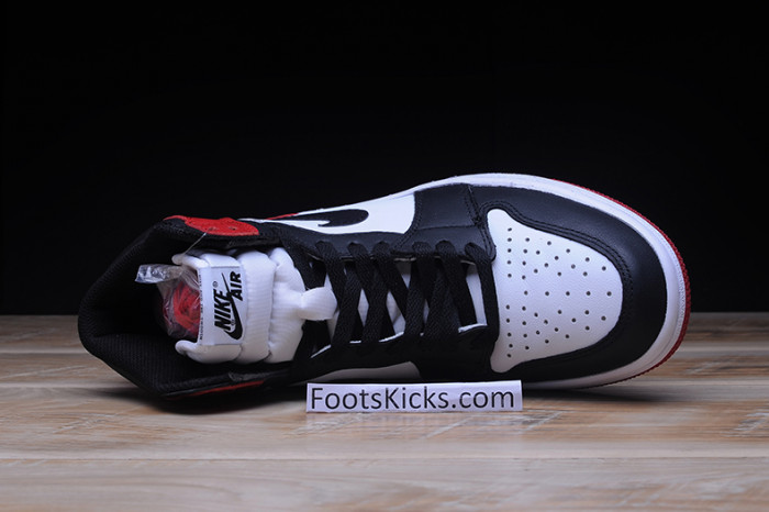 AIR JORDAN 1 High OG “Black Toe” white/ black-varsity red 555088-125