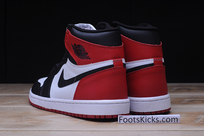 AIR JORDAN 1 High OG “Black Toe” white/ black-varsity red 555088-125