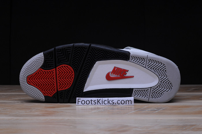 Air Jordan 4 OG “White Cement” 840606-192