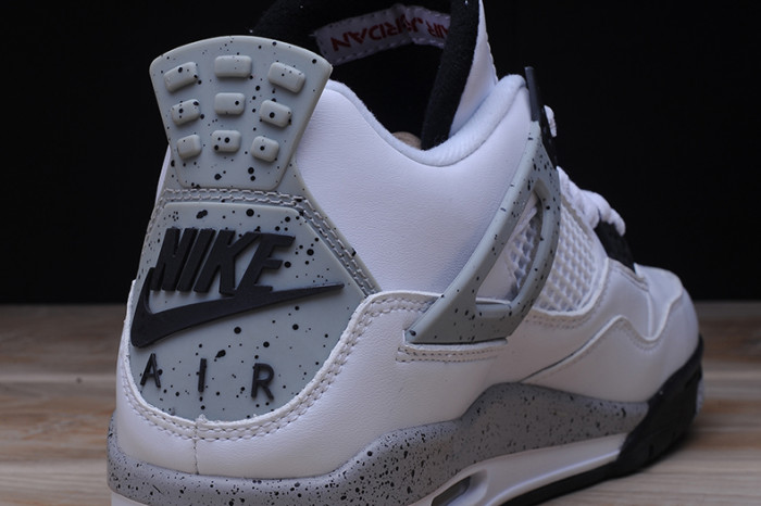 Air Jordan 4 OG “White Cement” 840606-192